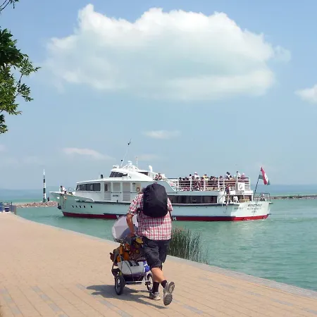 בית נופש Balaton Art *